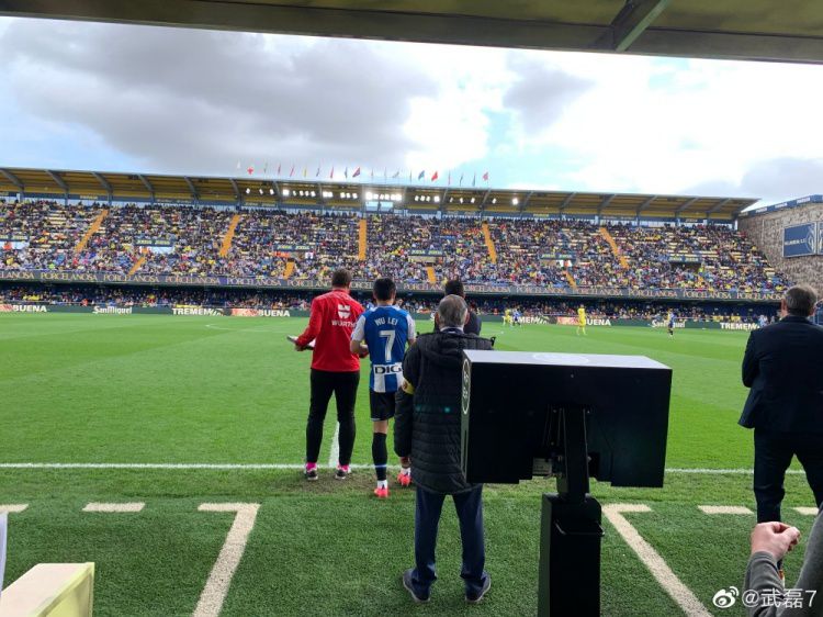 法媒：尤文与阿森纳联系，商谈托马斯冬窗转会事宜据法国媒体Foot Mercato报道，尤文与阿森纳进行了联系，商谈托马斯的转会事宜。